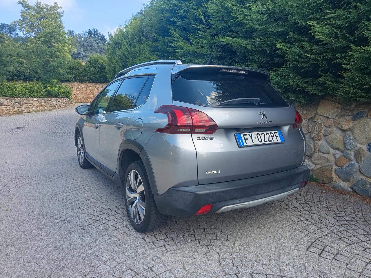 Peugeot 2008 BlueHDi 100 S&S Allure