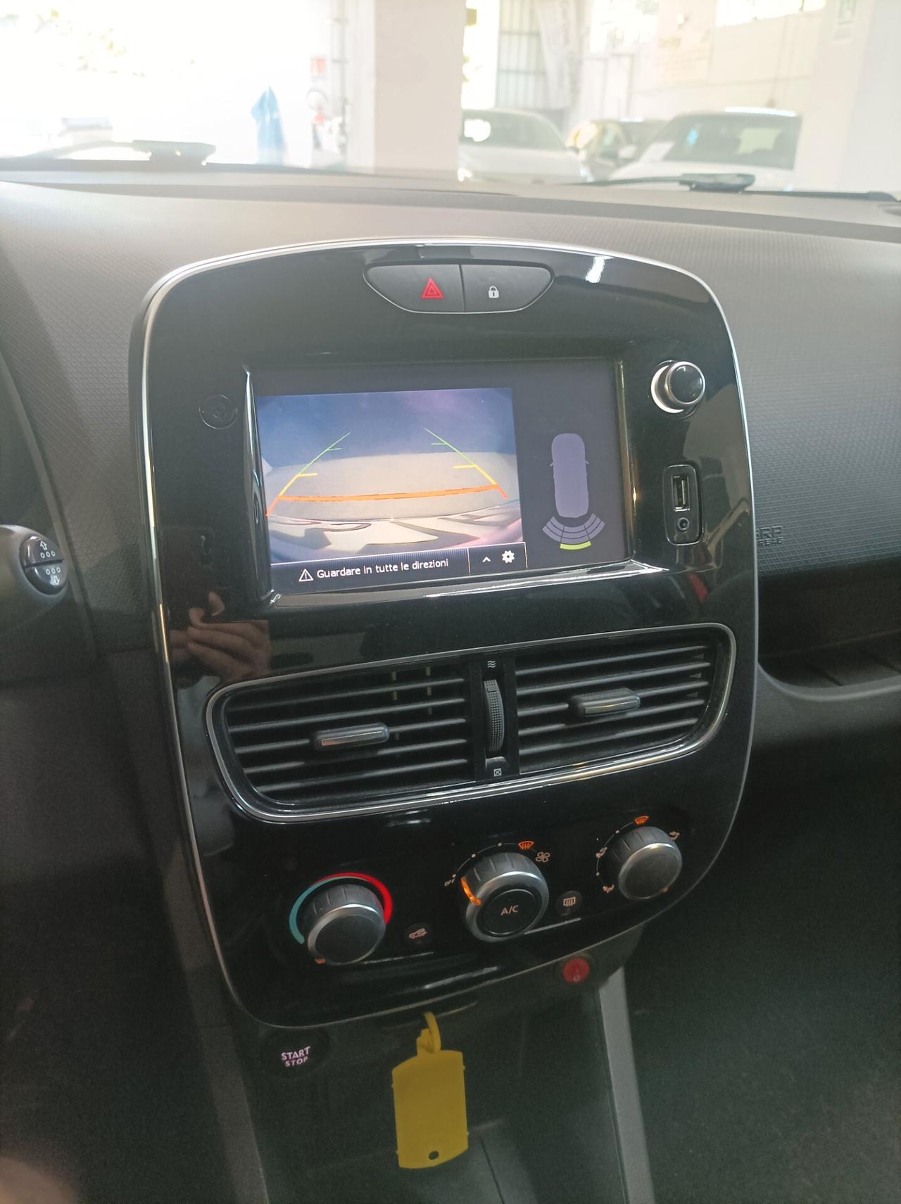 Renault Clio Sporter dCi 90 CV Moschino 2018 sOLO 141000Km