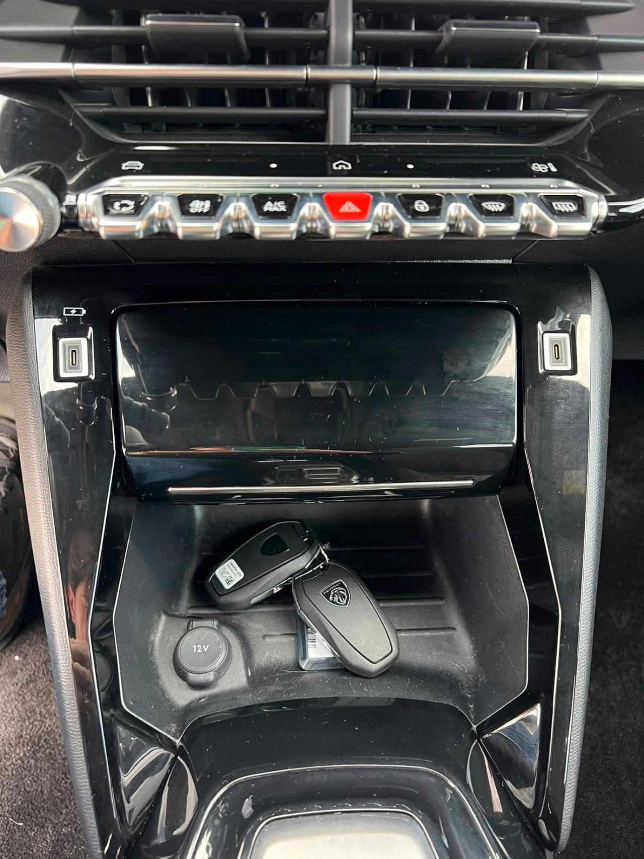 Peugeot 2008 Hybrid 145 e-DCS6 GT