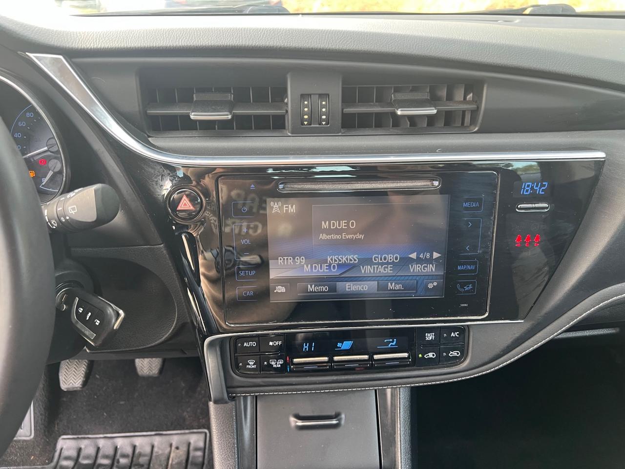 Toyota Auris Touring 1.4 D-4D Active Permute Rate Garanzia