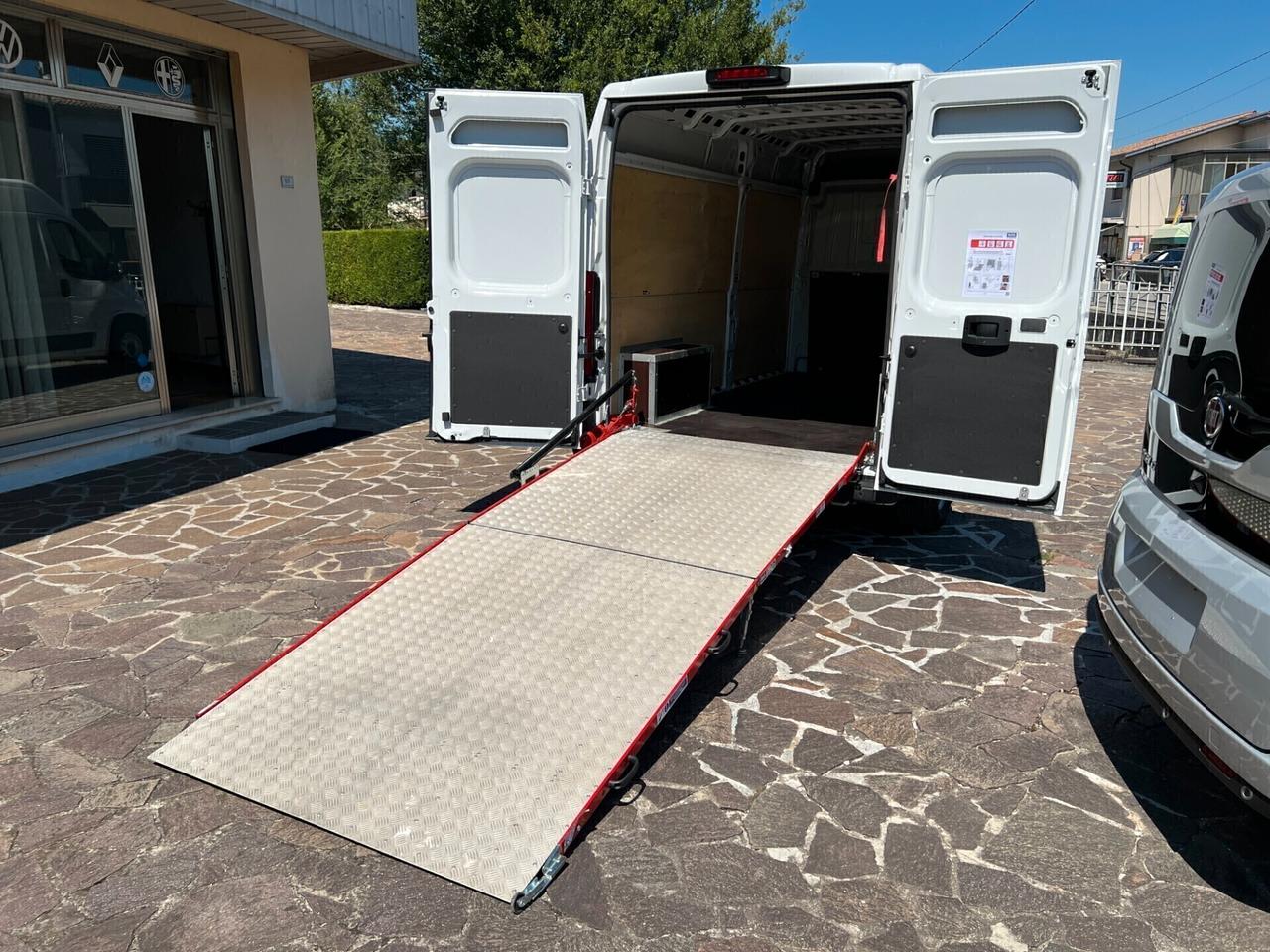 Fiat Ducato 35 2.2 Mjt 140CV PLM-TM Furgone con RAMPA DI CARICO