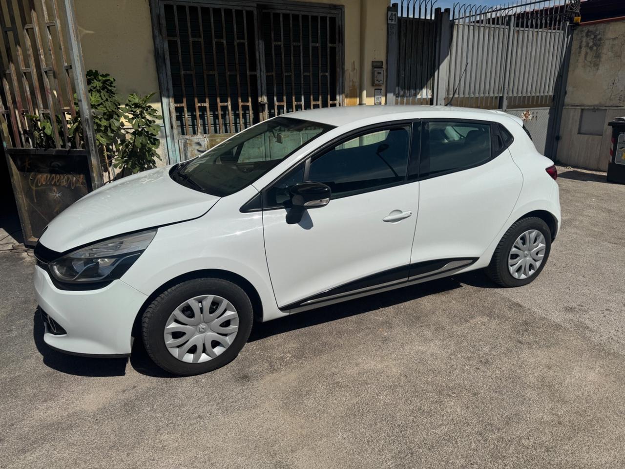 Renault Clio 1.2 75CV GPL 5 porte Costume National