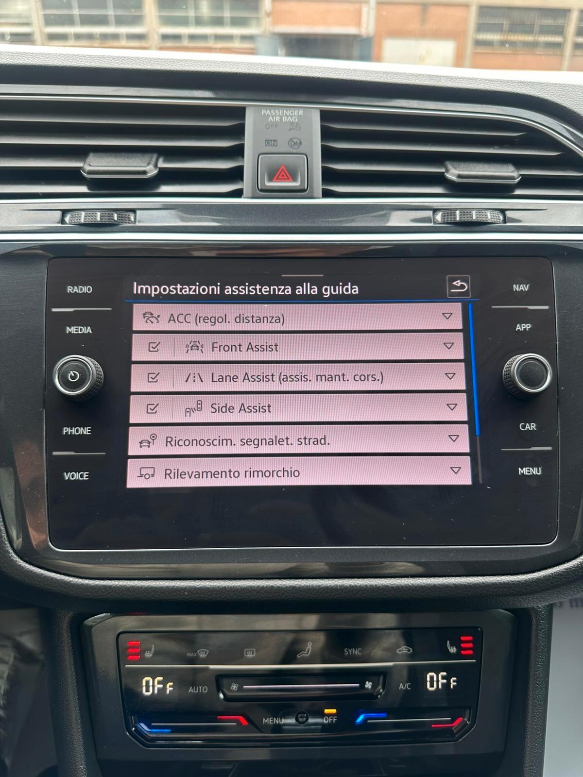 Volkswagen Tiguan 2.0 TDI 150 CV SCR DSG R-Line black pack