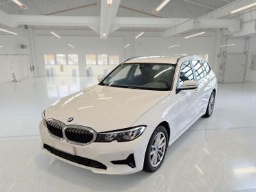 BMW 318 48V Business Advantage Touring auto