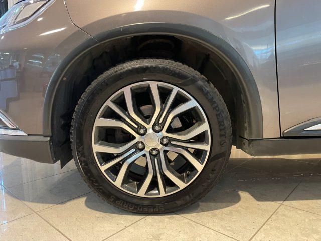 MITSUBISHI Outlander 2.2 DI-D 4WD Instyle 7p. Bluetooth Alu Clima