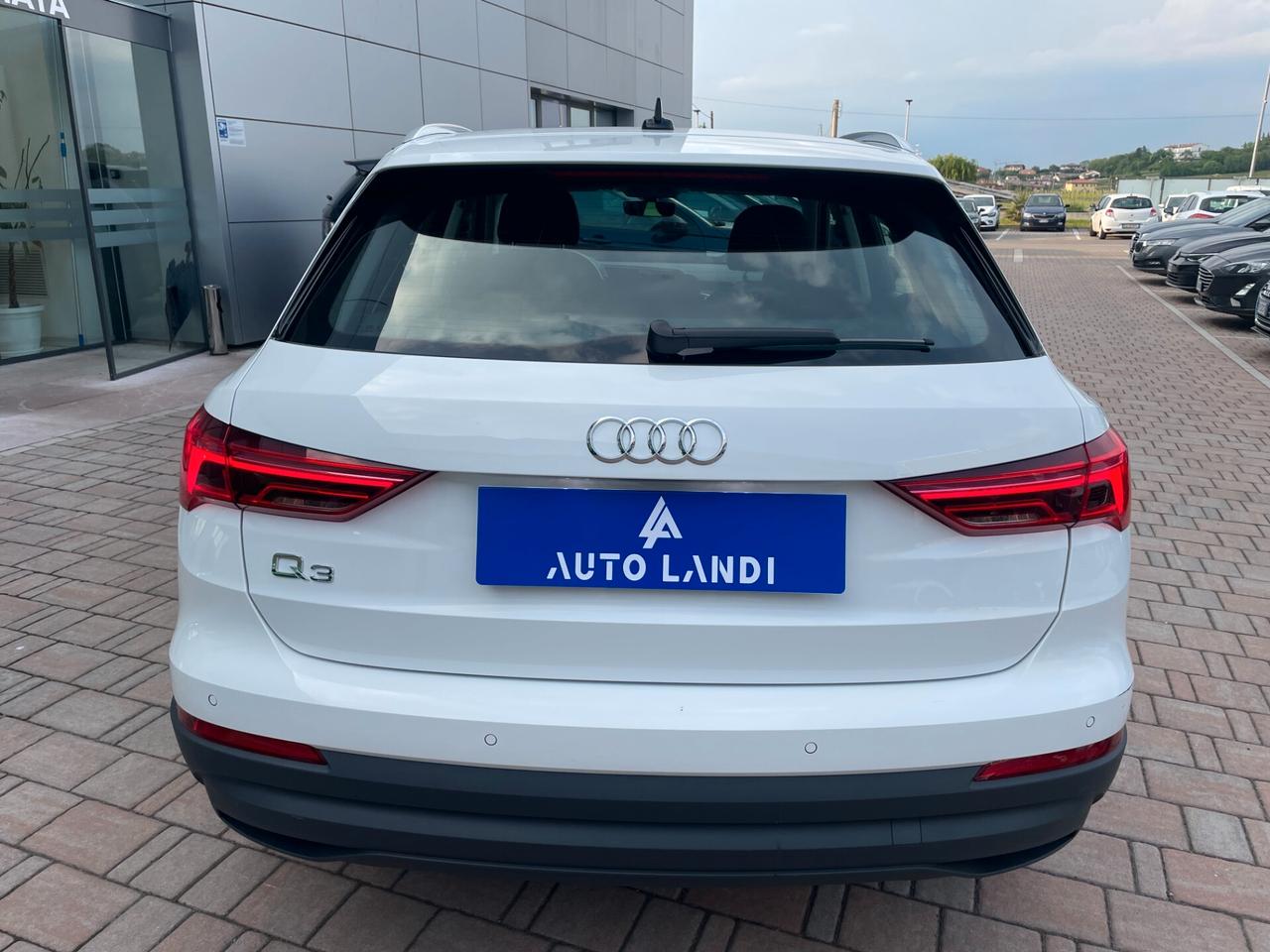 Audi Q3 45 TFSI e S tronic Business