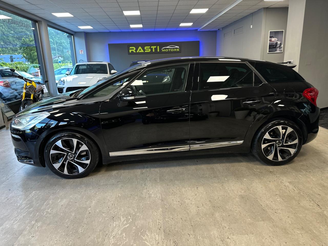 Ds DS5 DS 5 BlueHDi 180 S&S EAT6 Sport Chic