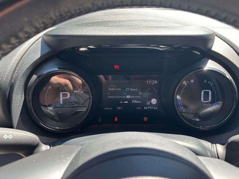 Toyota Yaris Hybrid Lounge MY22