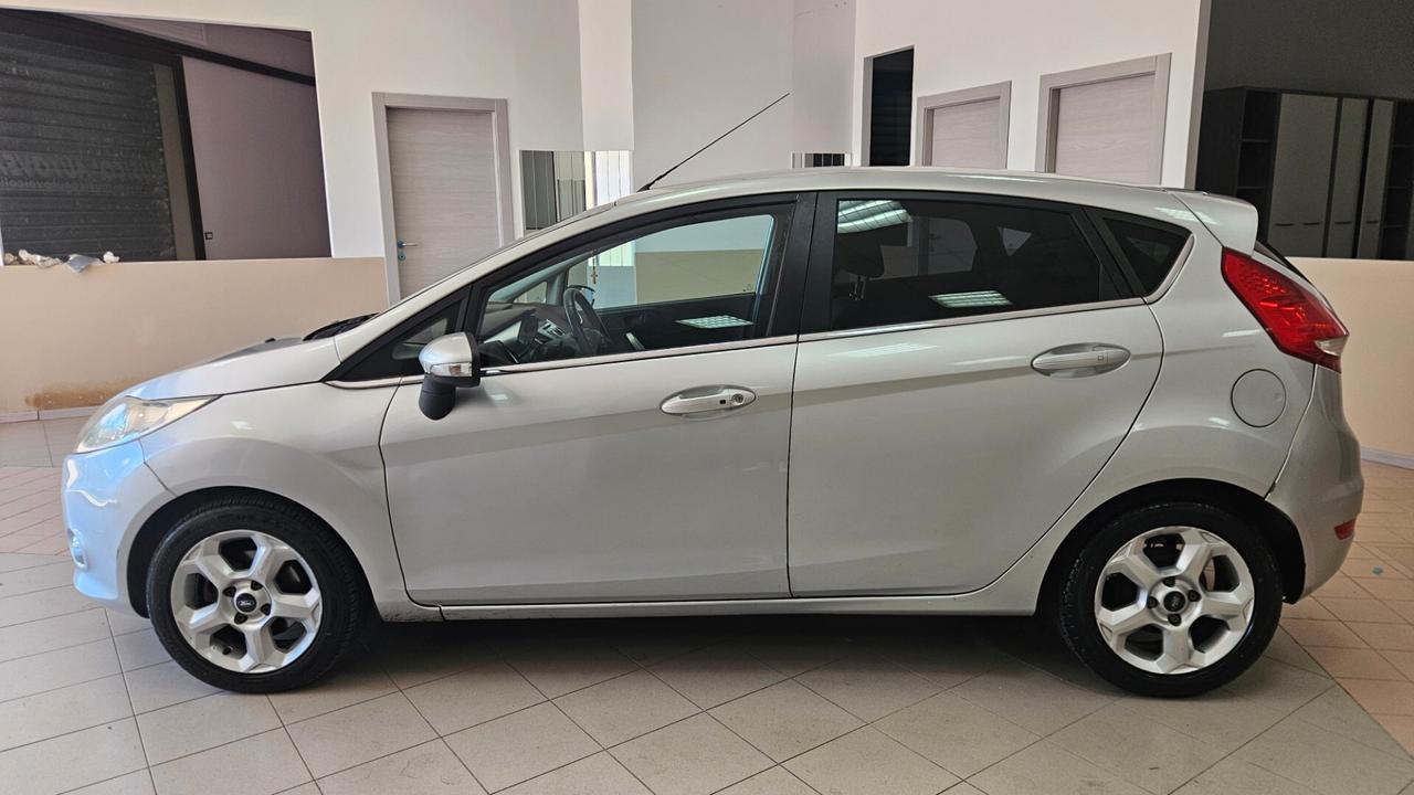 Ford Fiesta 1.4 TDCi 70CV 5 porte Titanium