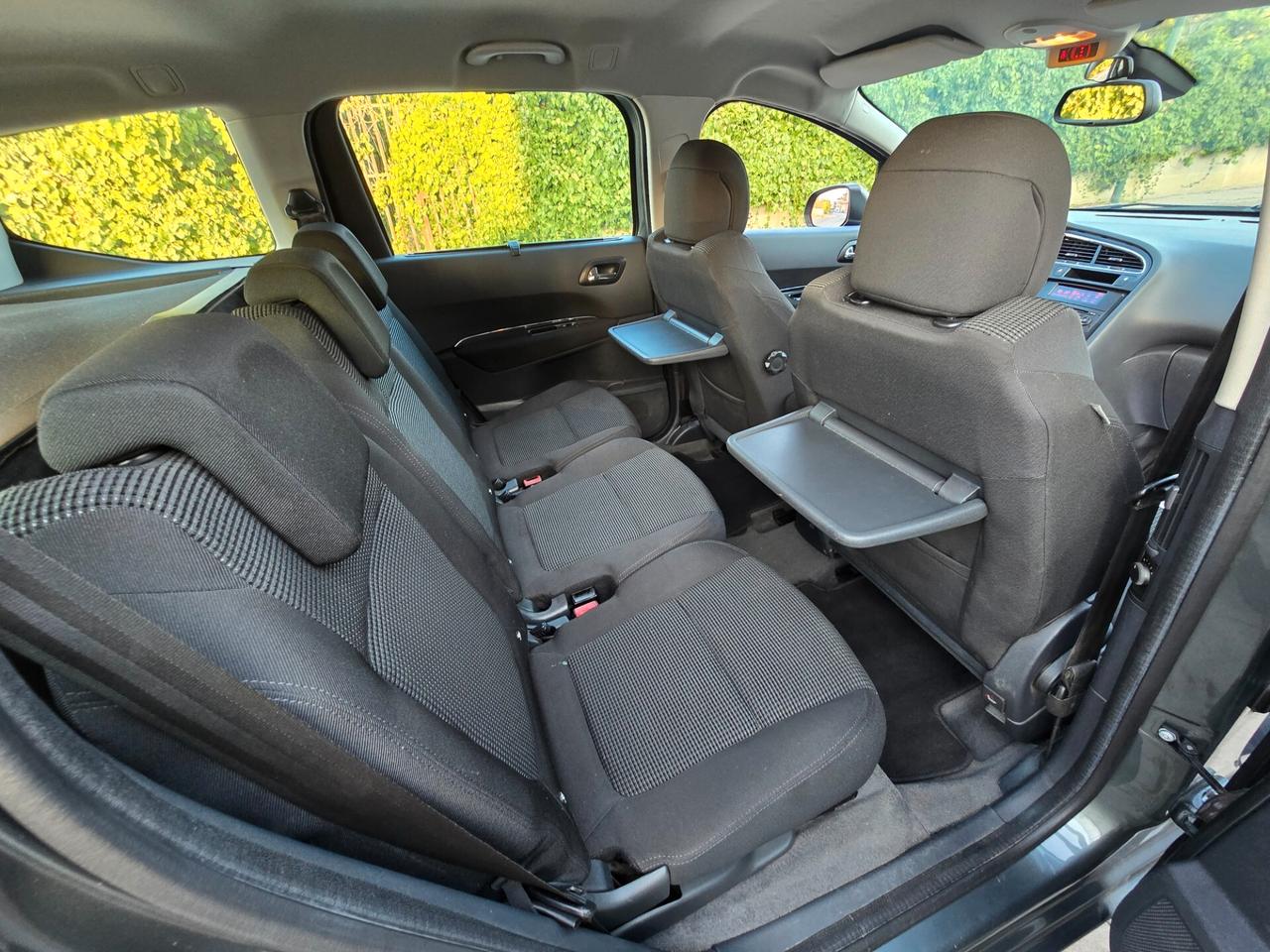 PEUGEOT 5008 TECNO 1.6 HDI 2012 NUOVISSIMA
