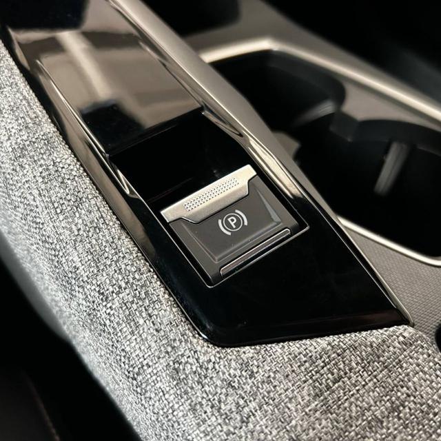 PEUGEOT 5008 Hybrid 145 e-DCS6 Allure