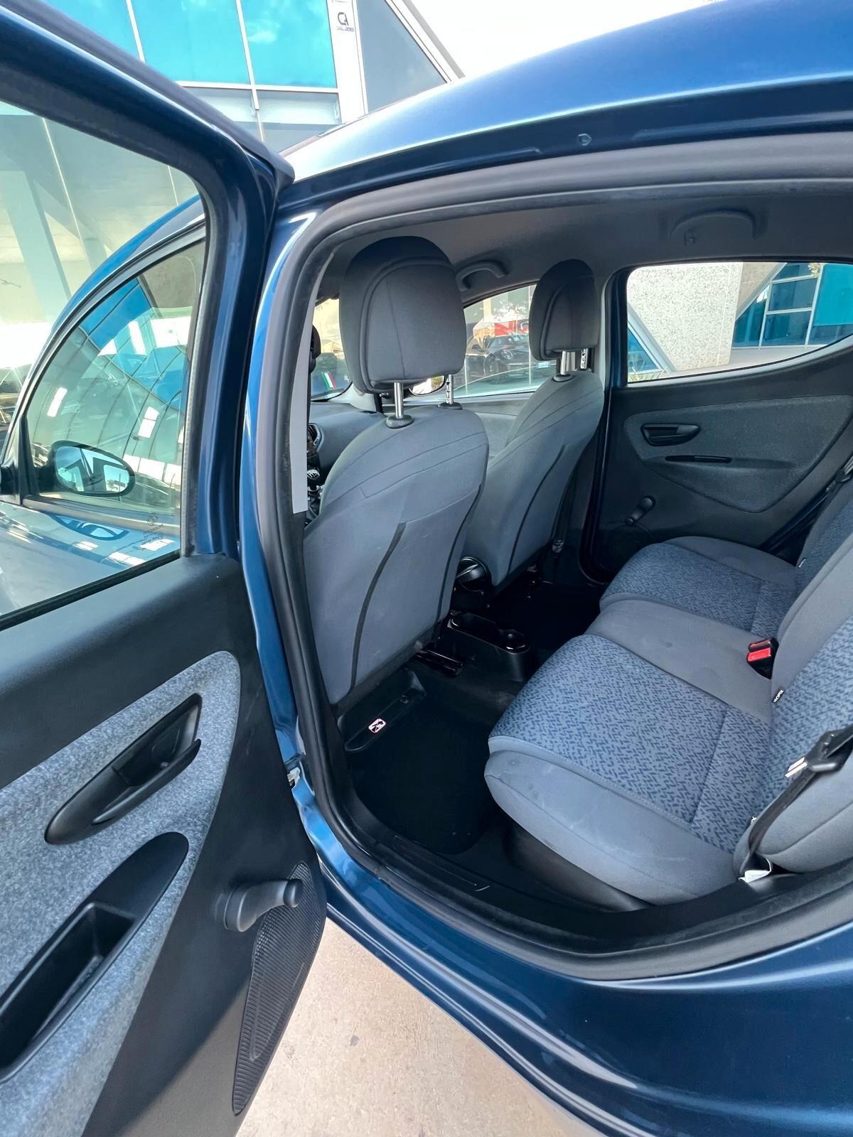 Lancia Ypsilon 1.0 Hybrid Ecochic