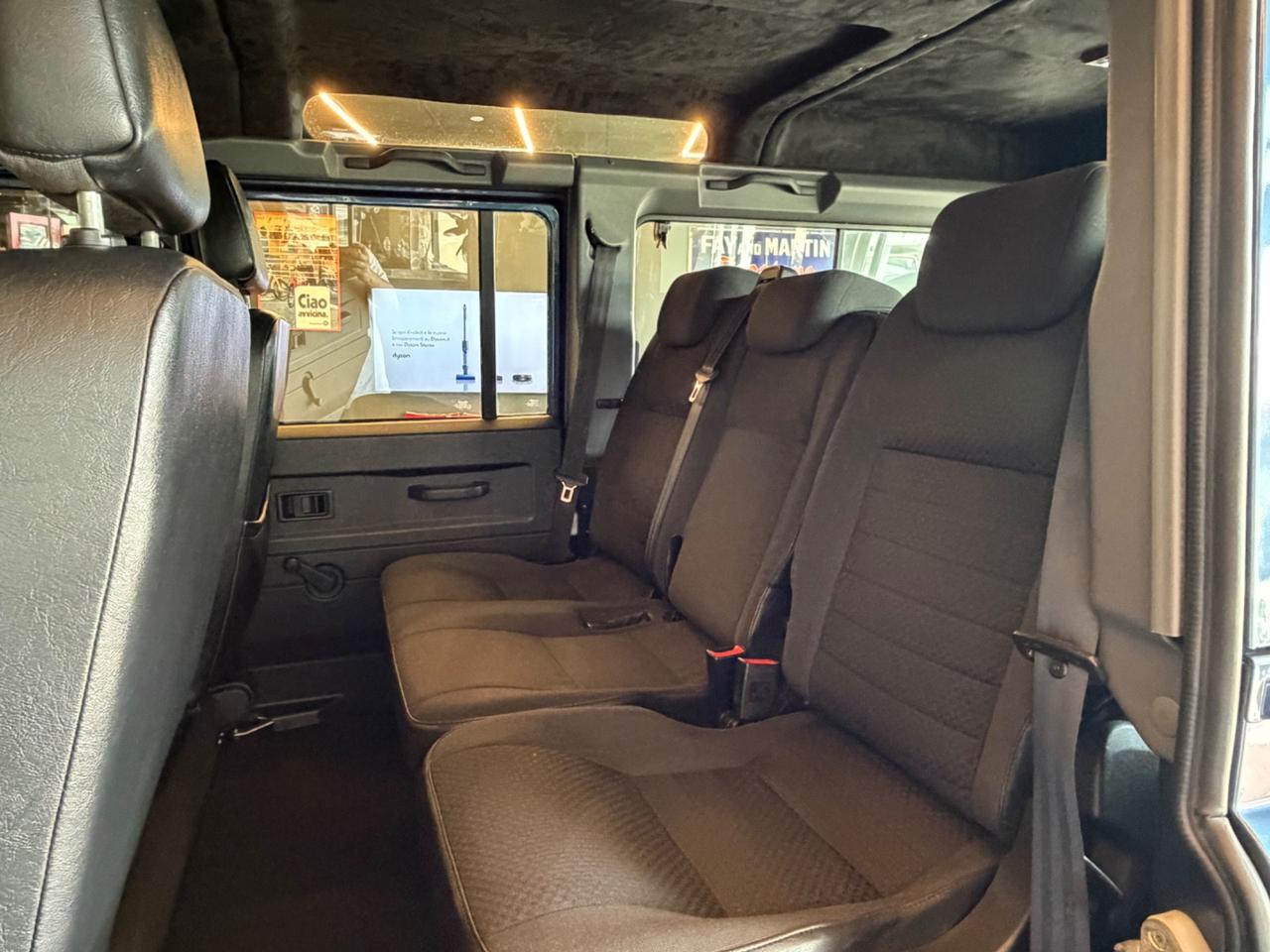 Land Rover Defender 110 2.4 TD4 Station Wagon "The World's Style"