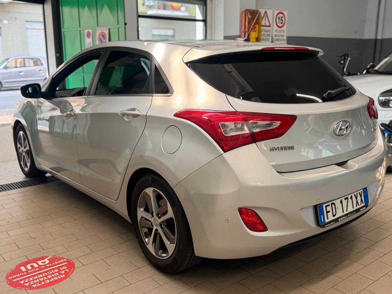 Hyundai i30 1.4 5p. Classic PREZZO REALE!! UNICO PROPRIETARIO!! SEMPRE TAGLIANDATA IN CASA MADRE!! SOLO 16.000 KM!!