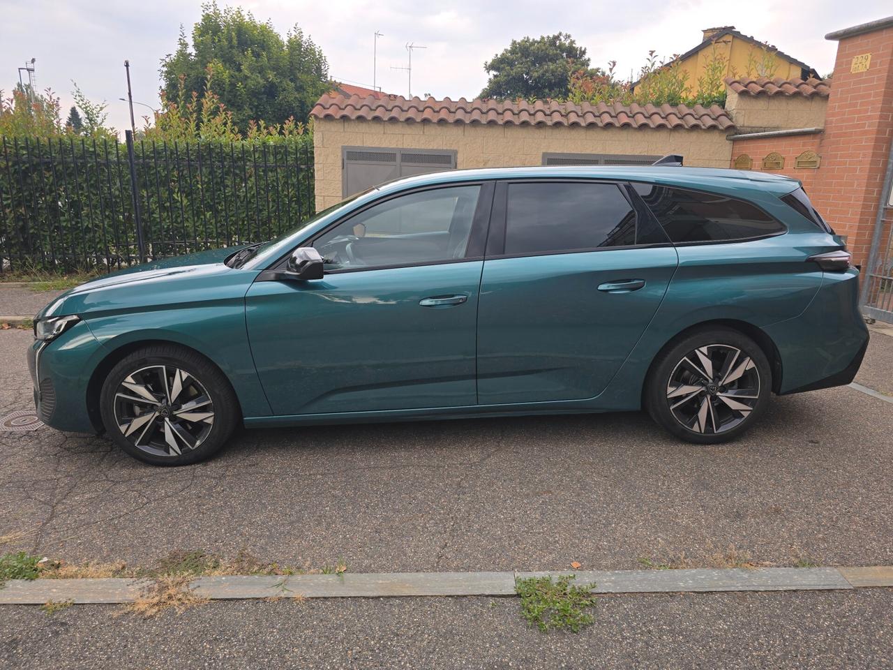 Peugeot 308 Allure Pack 1.5 BlueHdi 131cv (My'24 modello nuovo)