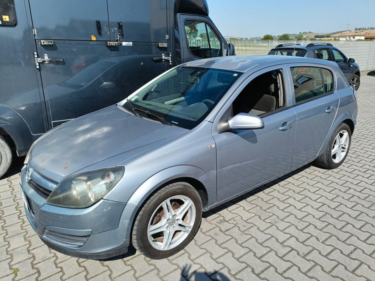 Opel Astra 1.7 CDTI 101CV 5 porte Enjoy