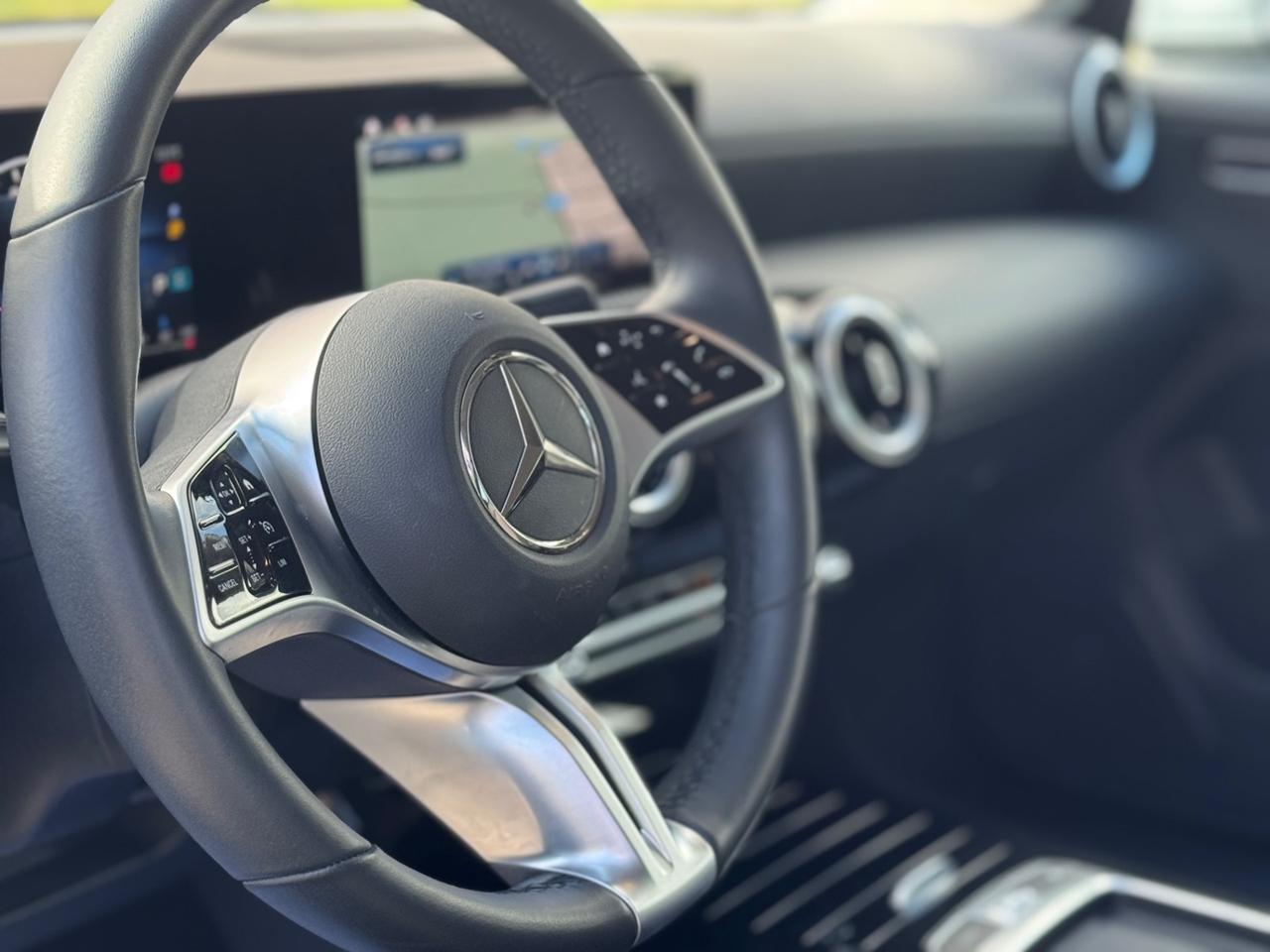 MERCEDES CLA 180D SHOOTING BRAKE ADVANCED PLUS FULL IVA ESPOSTA