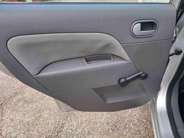 FORD Fiesta 1.4 16V 5p. Ghia ok neopatentati