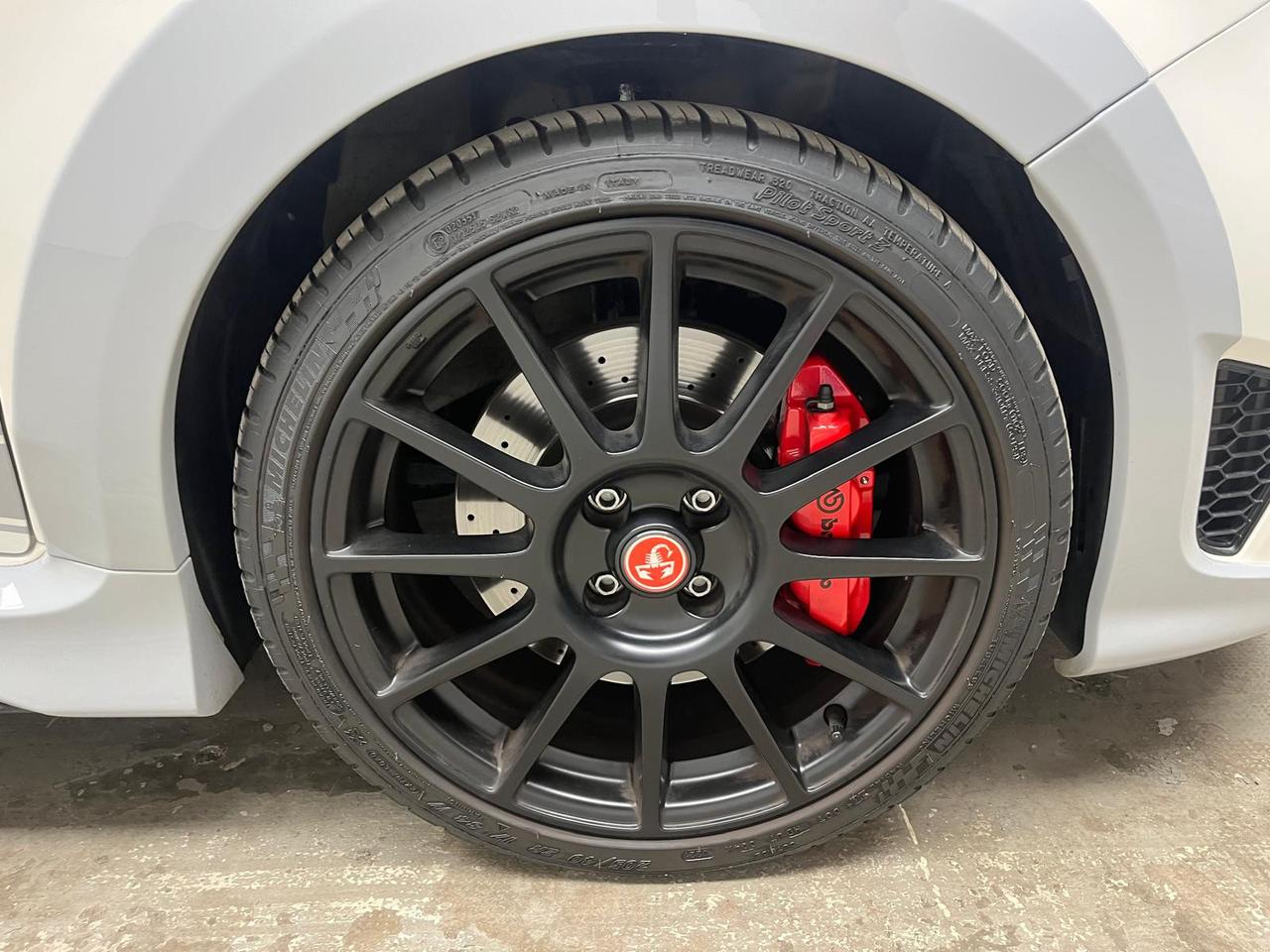 Abarth 595 2016 - 595 1.4 t-jet Competizione 180cv