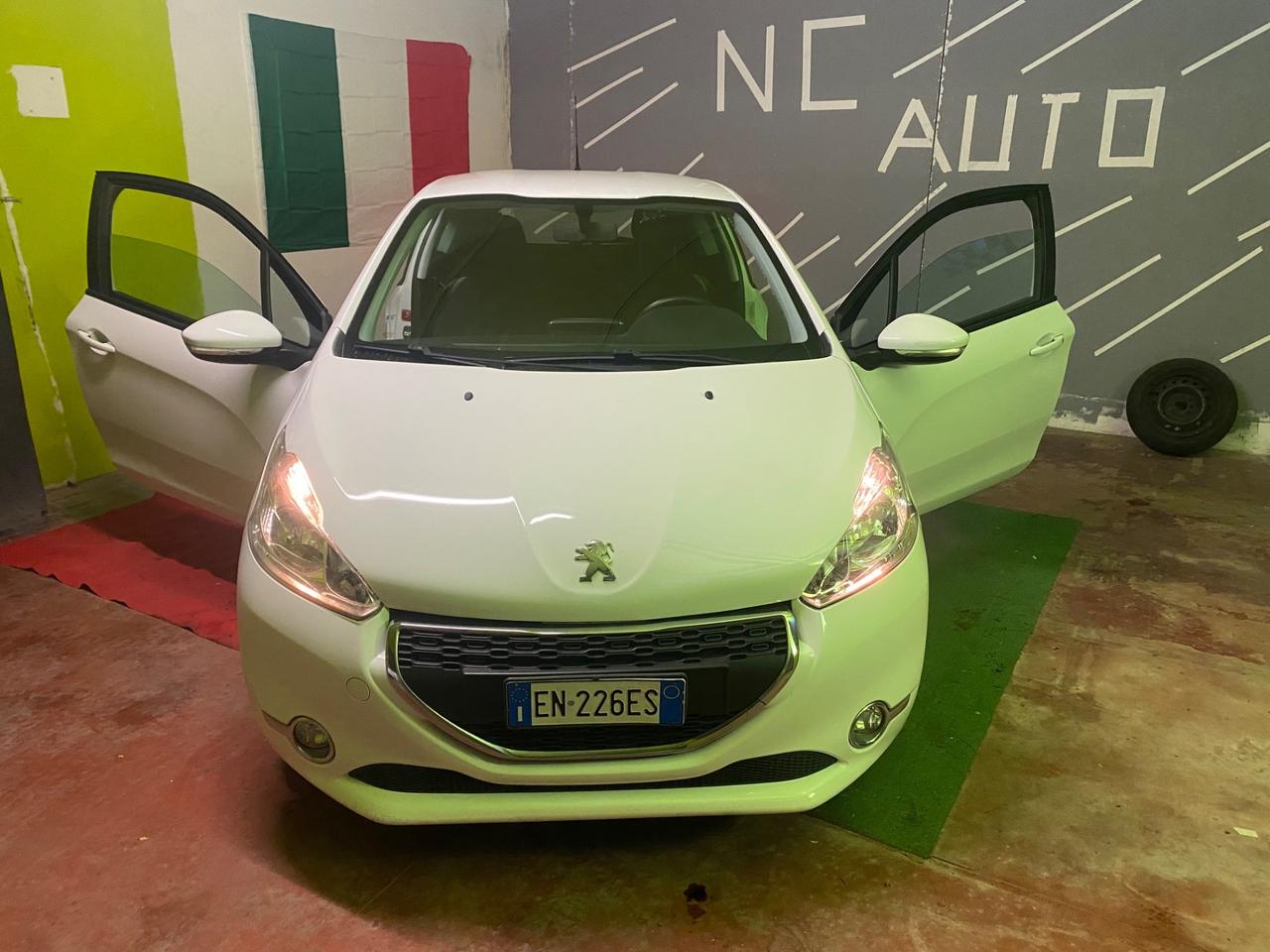 Peugeot 208 1.4 HDi 68 CV 3 porte Allure