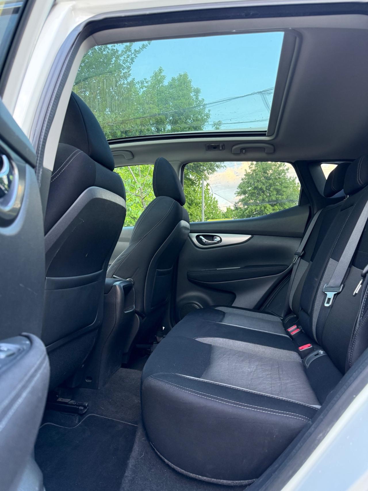 Nissan Qashqai 1.6 dCi 2WD N-Connecta 12 mesi di garanzia