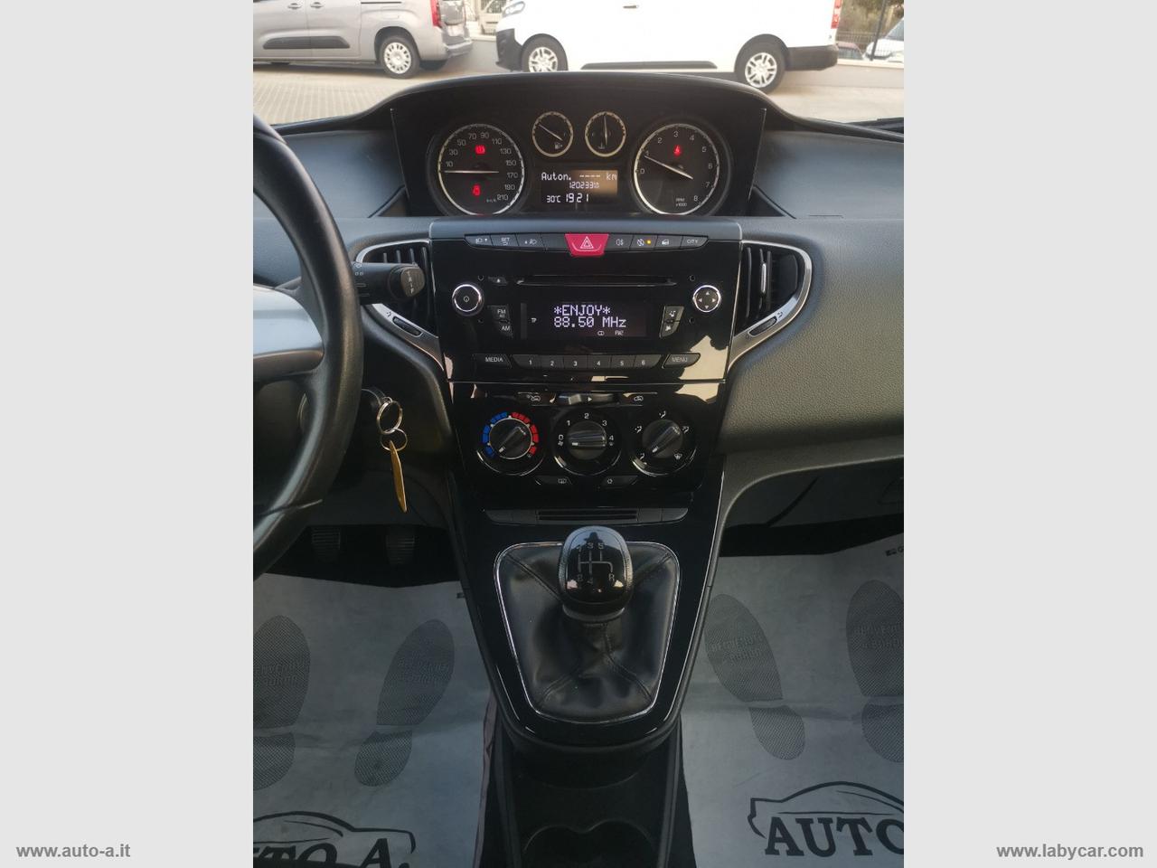LANCIA Ypsilon 1.2 69 CV 5p. Platinum