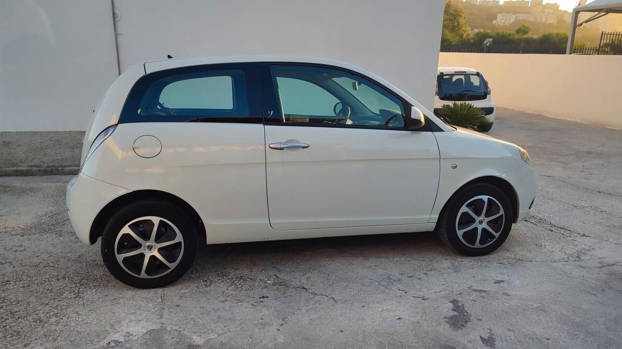 Lancia Ypsilon 1.2 Oro