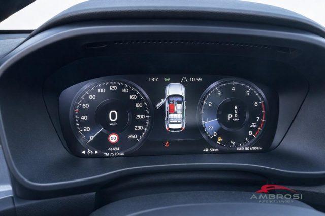 VOLVO XC40 T2 Geartronic Momentum Pro