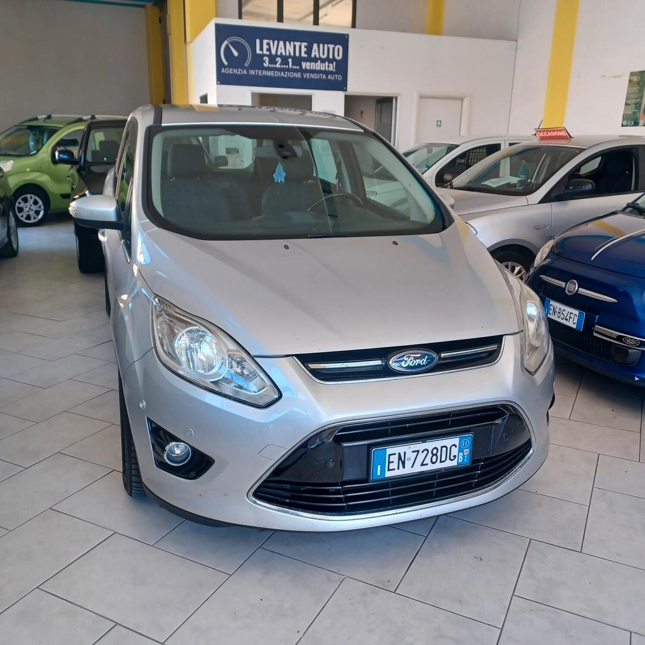 7 POSTI FORD C-MAX 1.6 TDI DISTRIBUZIONE FATTA