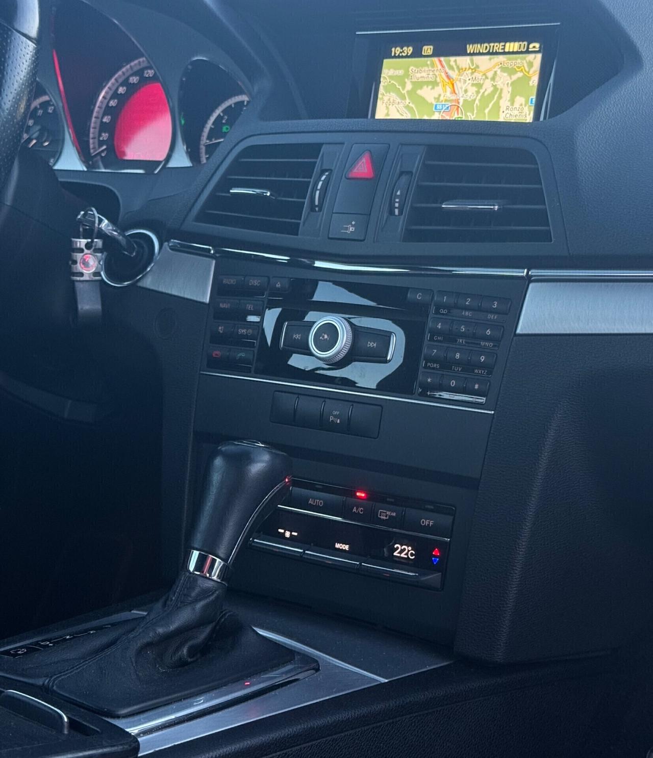 Mercedes-benz E220 Avantgarde AMG FULL OPT.