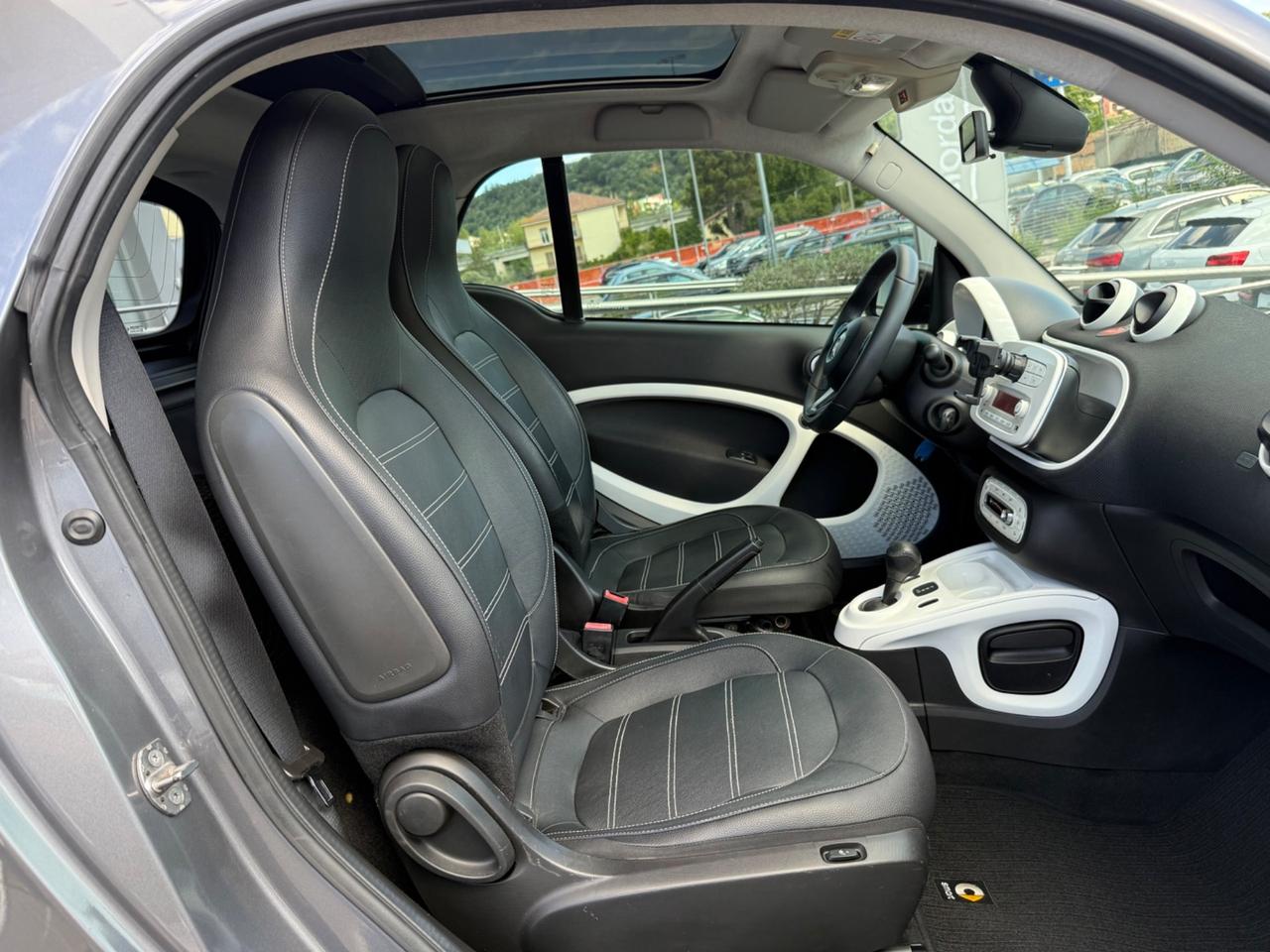 Smart ForTwo 70 1.0 twinamic Passion per neopatentati
