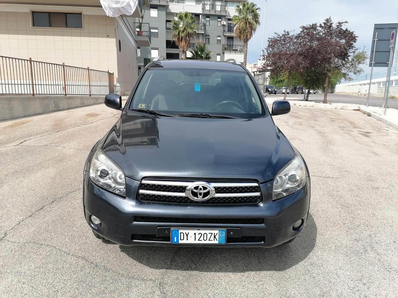 Toyota RAV 4 Crossover 2.2 D-Cat 177 CV Luxury