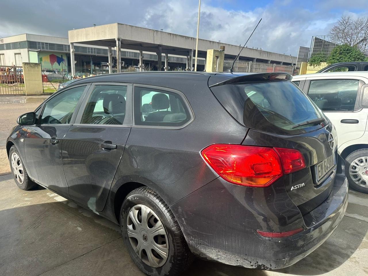 Opel Astra 1.7 diesel 2012 station wagon