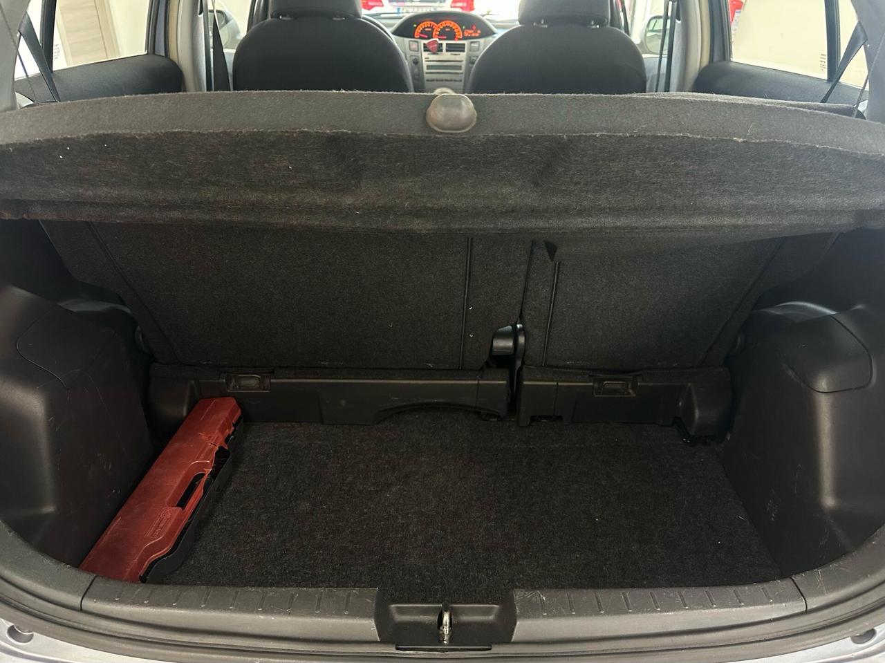 Toyota Yaris 1.0 5 porte