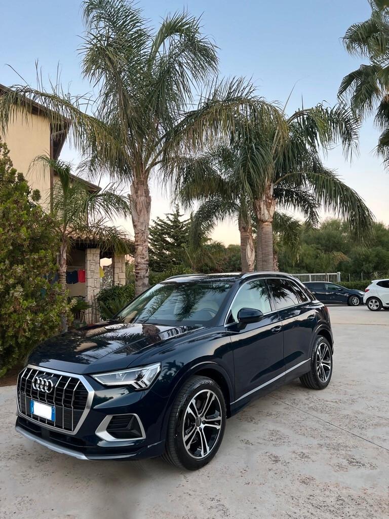 Audi Q3 40 TDI quattro S tronic Business Advanced