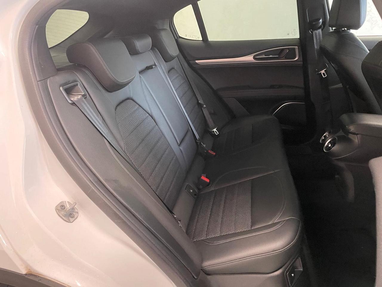 Alfa Romeo Stelvio 2.2 Turbodiesel 190 CV AT8 Q4 Sprint