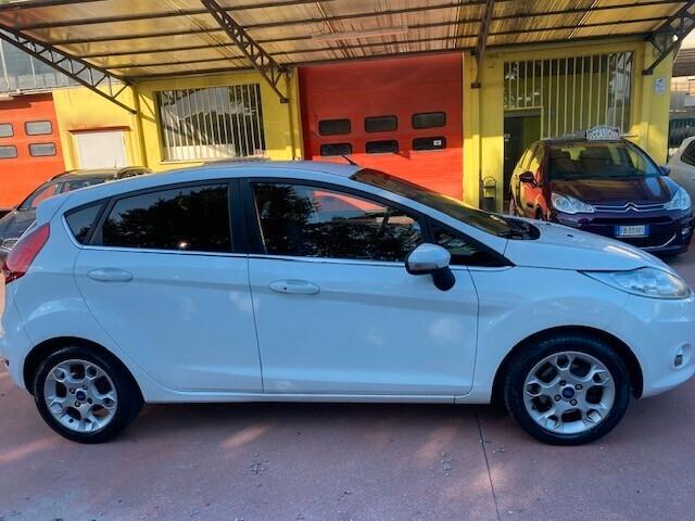 Ford Fiesta 1.4 TDCi 70CV 5 porte Titanium,UNIPROPRIETARIO!!