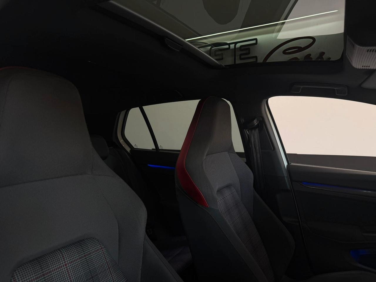 Volkswagen Golf GTI 2.0 TSI