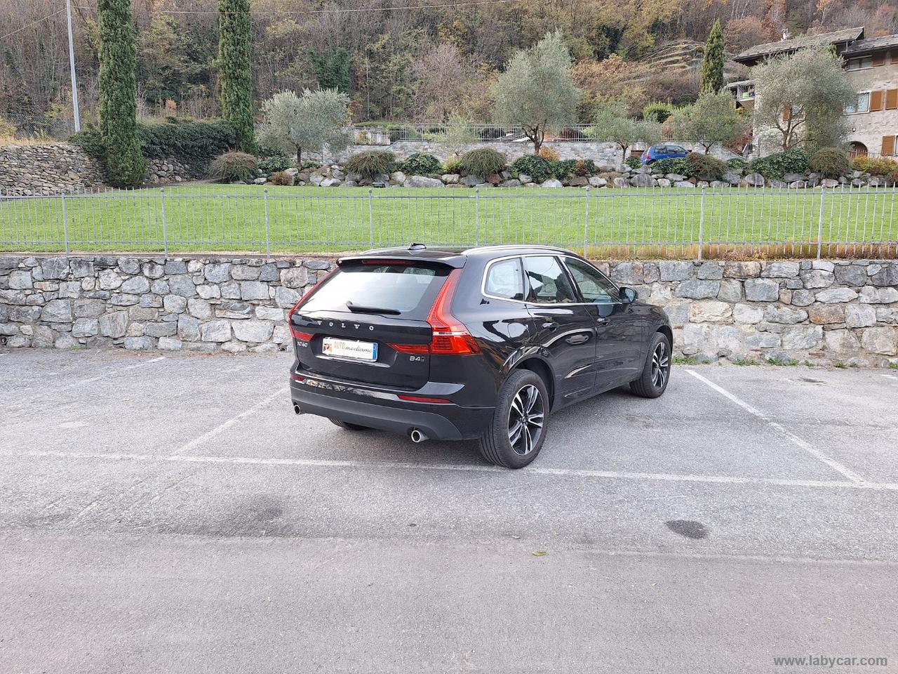 VOLVO XC60 B4 AWD Momentum PRO UNIPROP. MEMORIE FULL LED