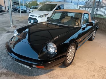 Alfa Romeo Spider 2.0i
