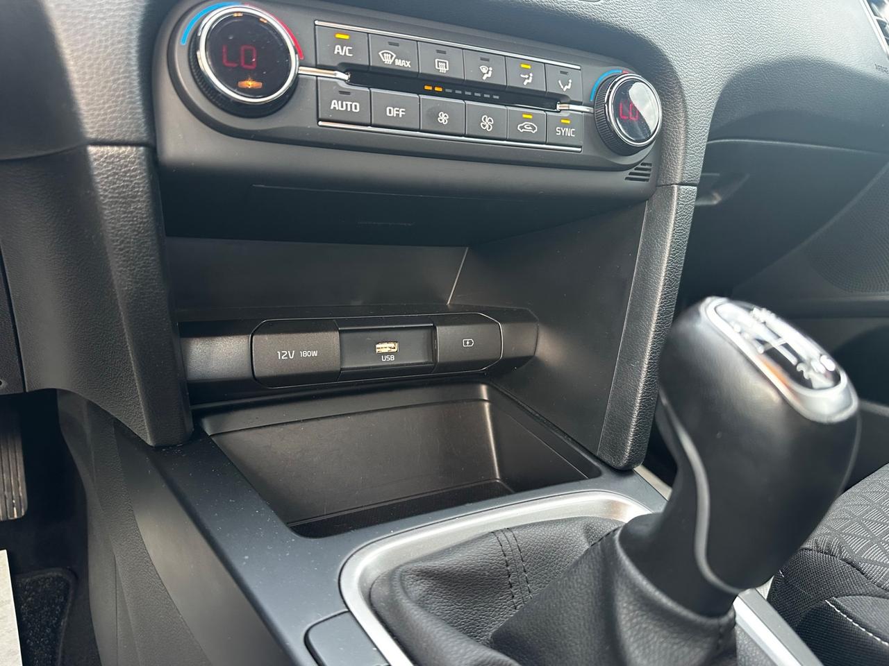 Kia Ceed 1.4 MPi GPL SW Business Class