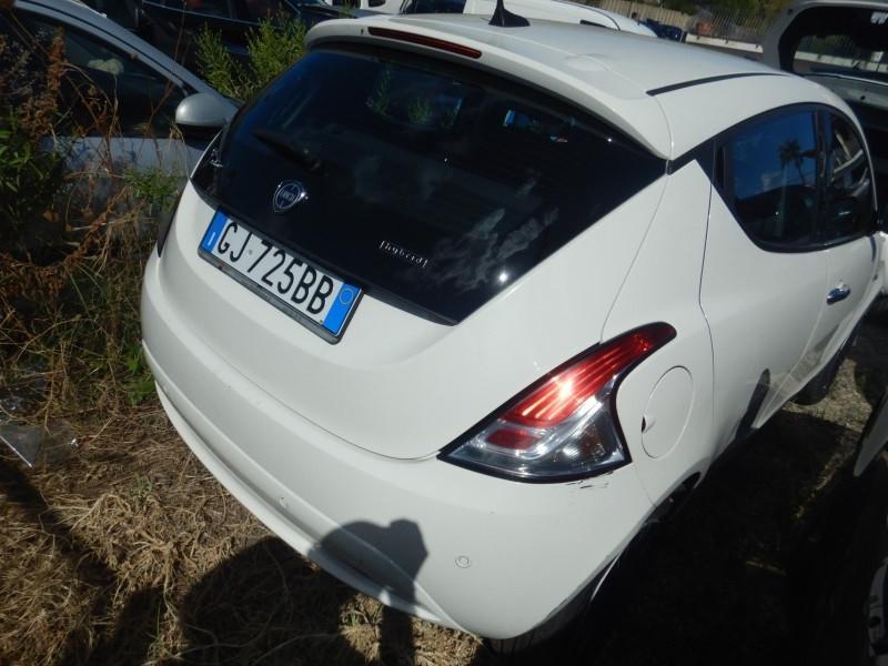 Lancia Ypsilon 1.0 FireFly 5 porte S&S Hybrid Ecochic Gold