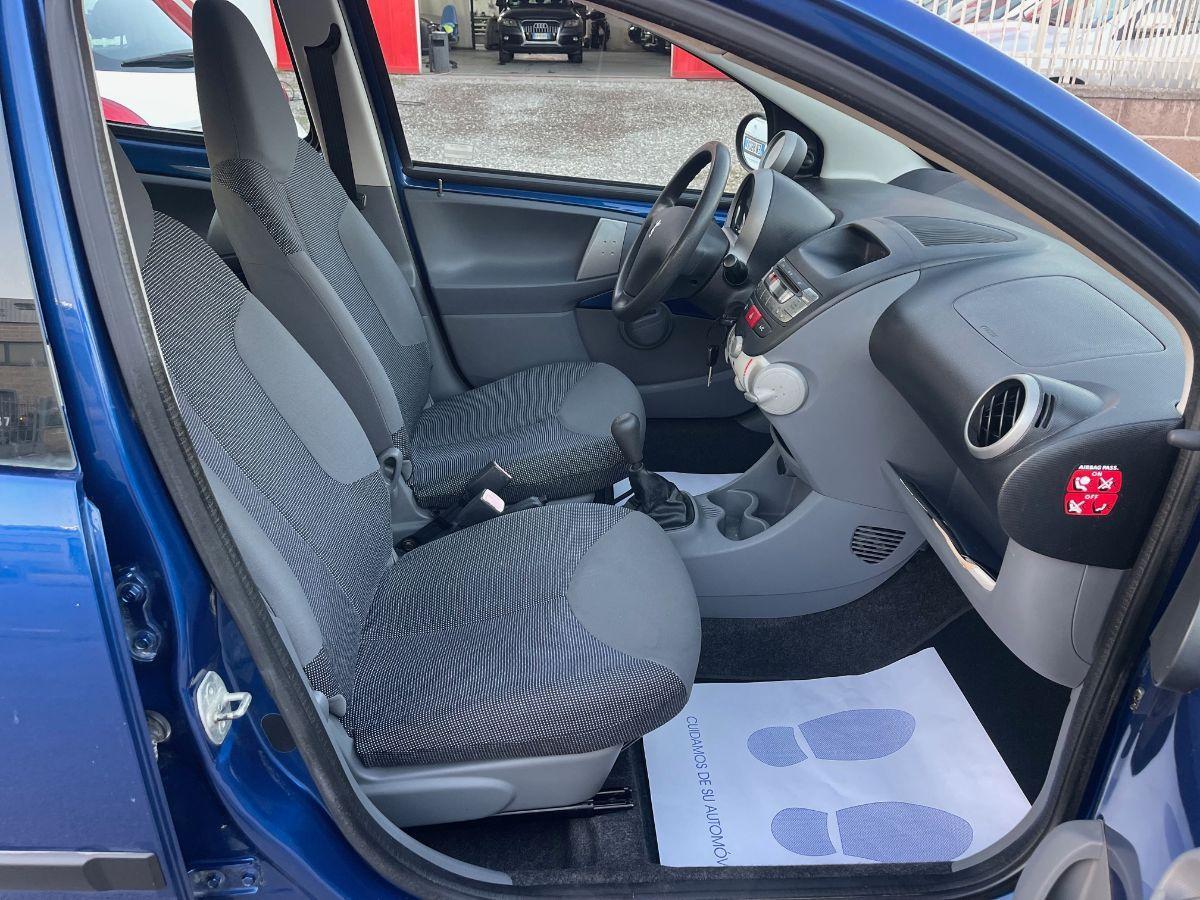 PEUGEOT - 107 - 5p. Sweet Years