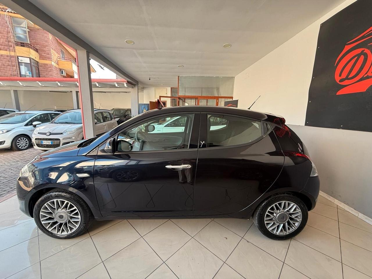 LANCIA YPSILON 1.2 BENZINA 50.000 KM 2012