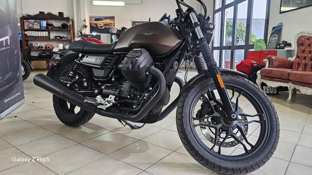 Moto Guzzi V7 III TONE