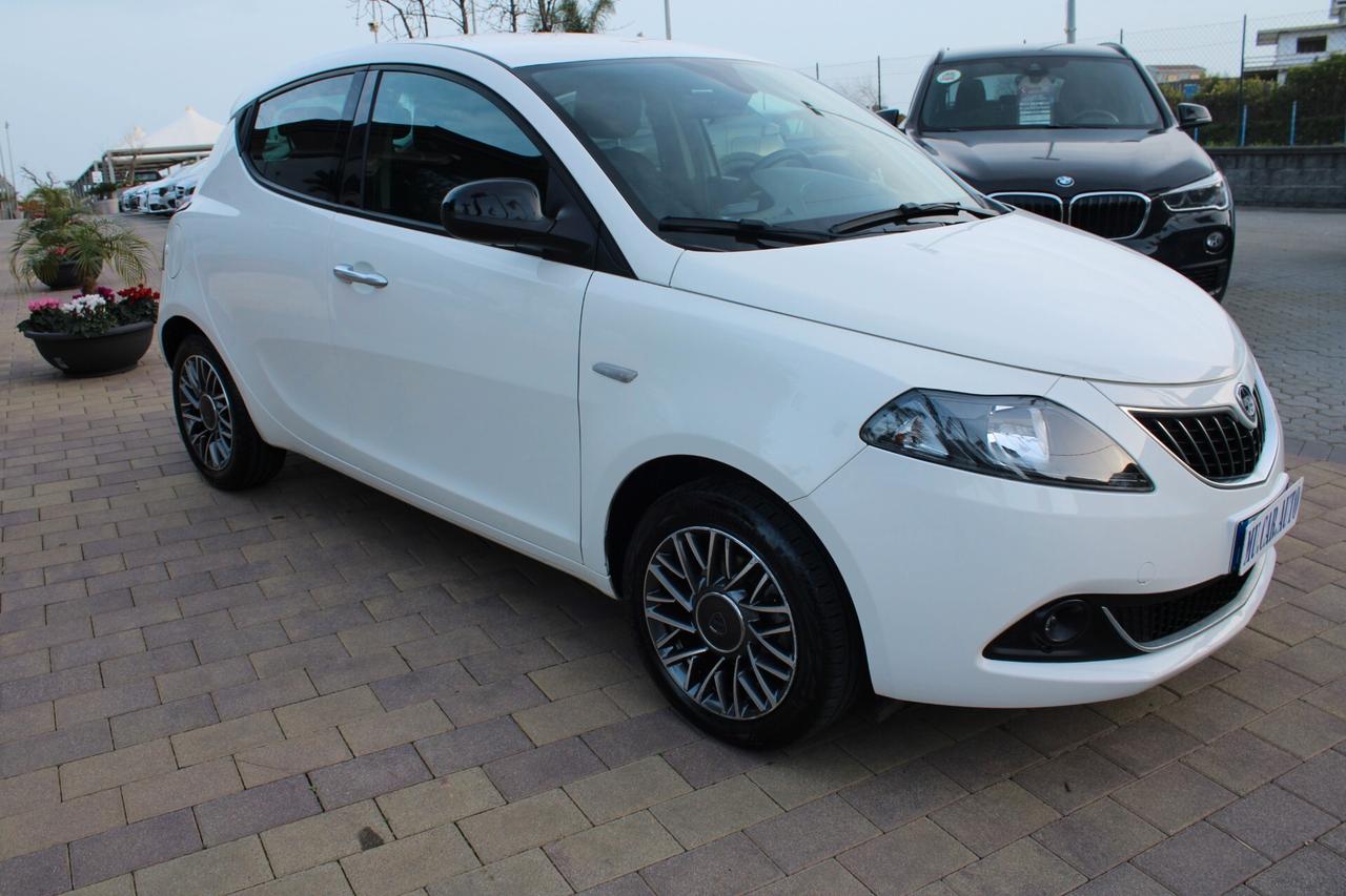 Lancia Ypsilon 1.0 FireFly 5 porte S&S Hybrid Gold Plus