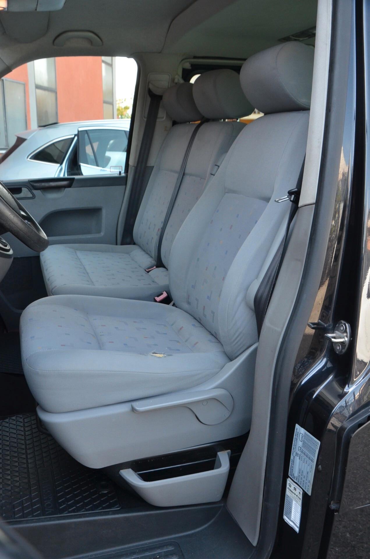 Volkswagen Transporter 2.5 TDI/130CV CARAVELLE AUTOMATICO 9 POSTI