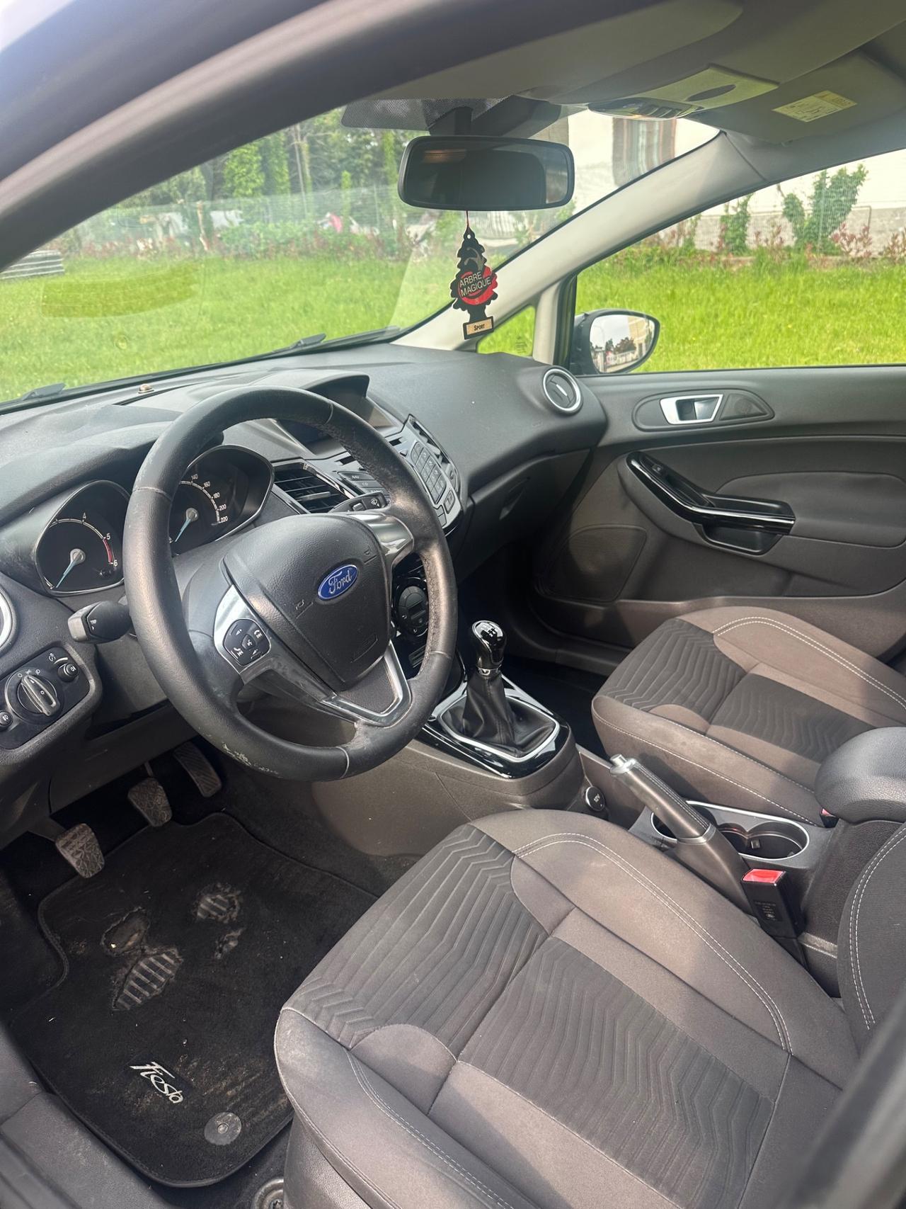Ford Fiesta 1.5 TDCi 75CV 5 porte Titanium