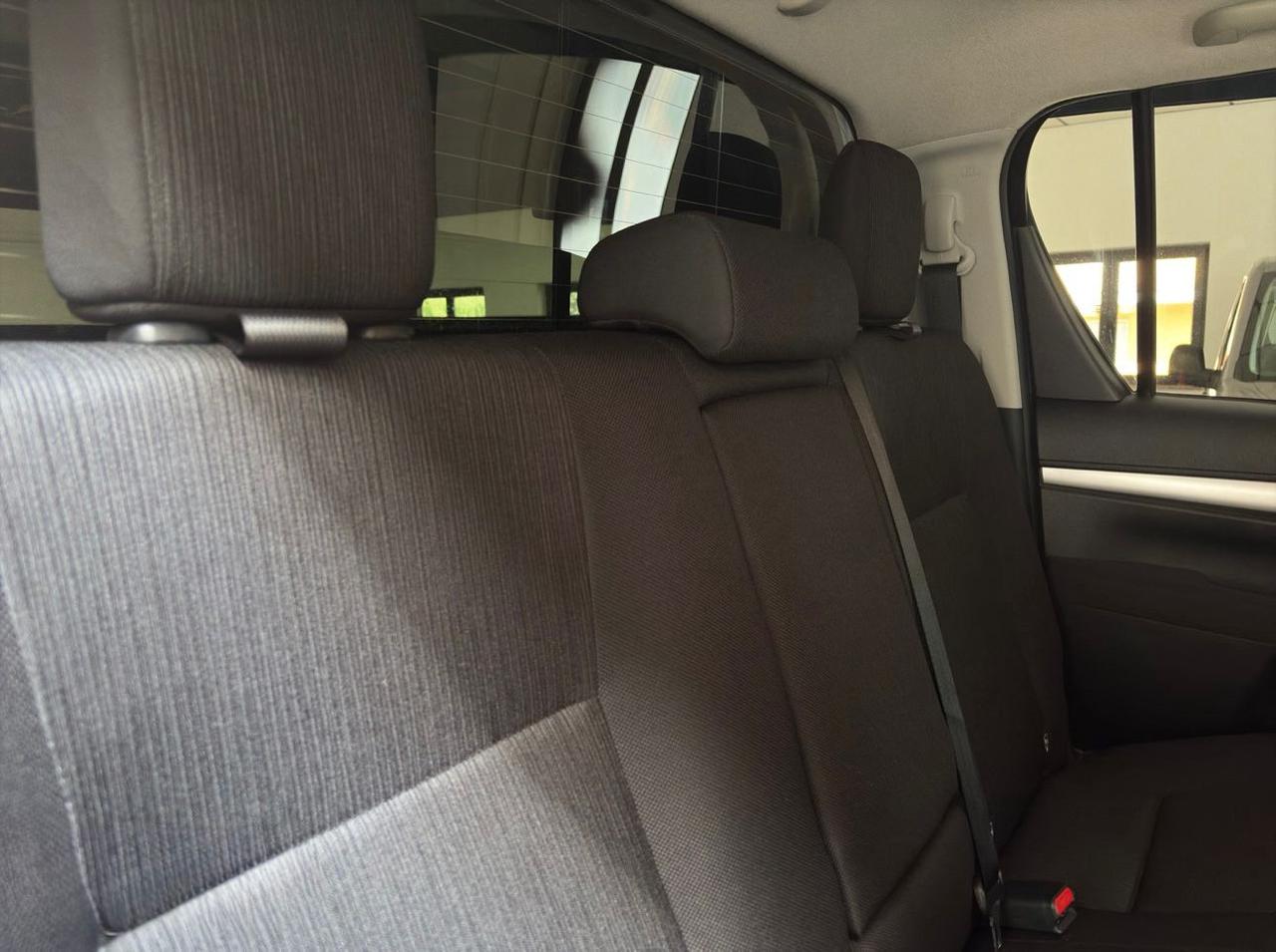 Toyota Hilux 2.4 d-4d double cab Lounge auto