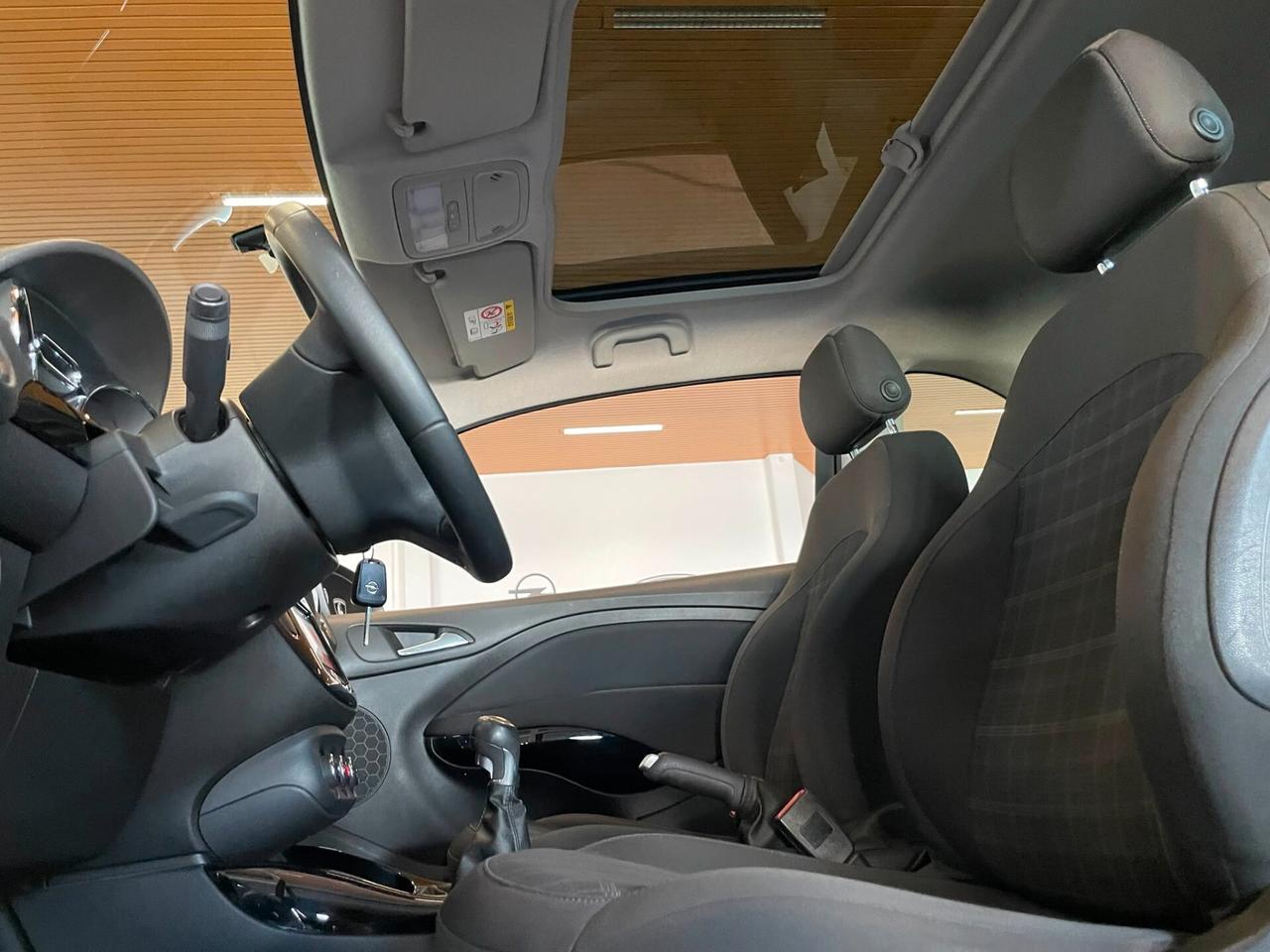 Opel Adam 1.2 70 CV Glam